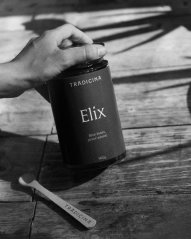 Tradicina ELIX Med s vitálními houbami pro každodenní rovnováhu a energii 900g Tradicina ELIX Med s vitálními houbami pro každodenní rovnováhu a energii 900g