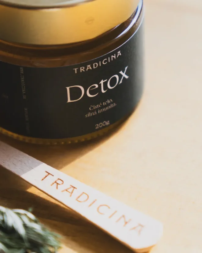 Tradicina DETOX Med obohatený 100% extraktom z bylín 200g bioregal2