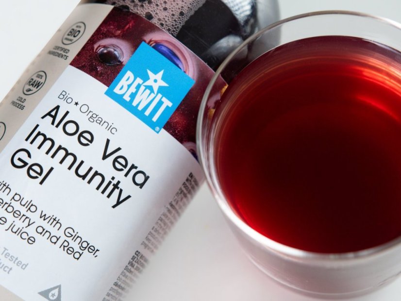 BEWIT Aloe Vera Immunity gel s dužinou BIO RAW – přírodní síla aloe obohacená o hroznové víno, černý bez a zázvor 1000ml