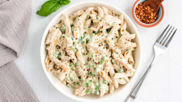Penne so špenátom a kešu bešamelom